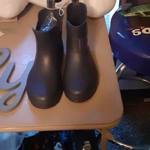 Women's rain boots